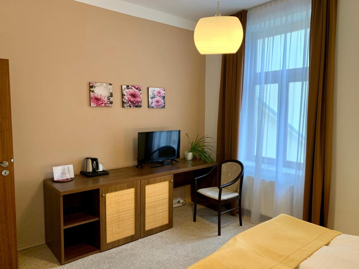 Hotel Art Pisek  Bagian luar foto