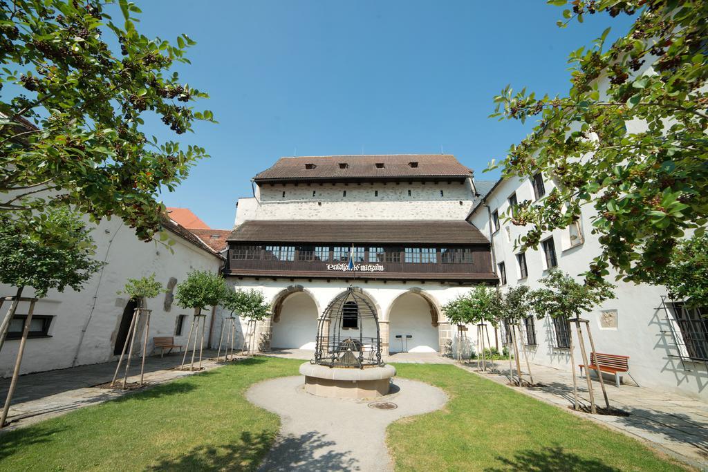 Hotel Art Pisek  Bagian luar foto