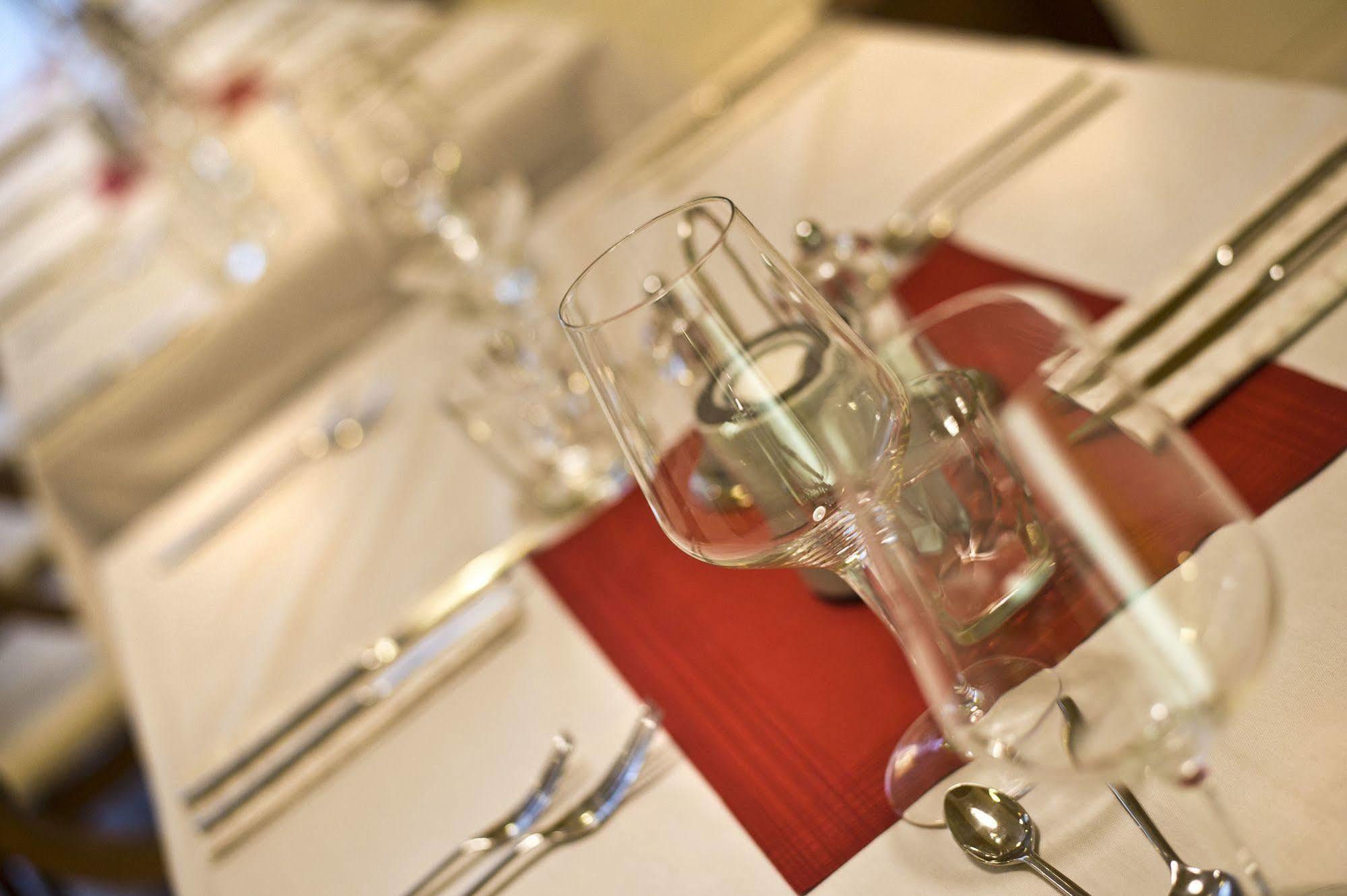 Hotel Art Pisek  Bagian luar foto