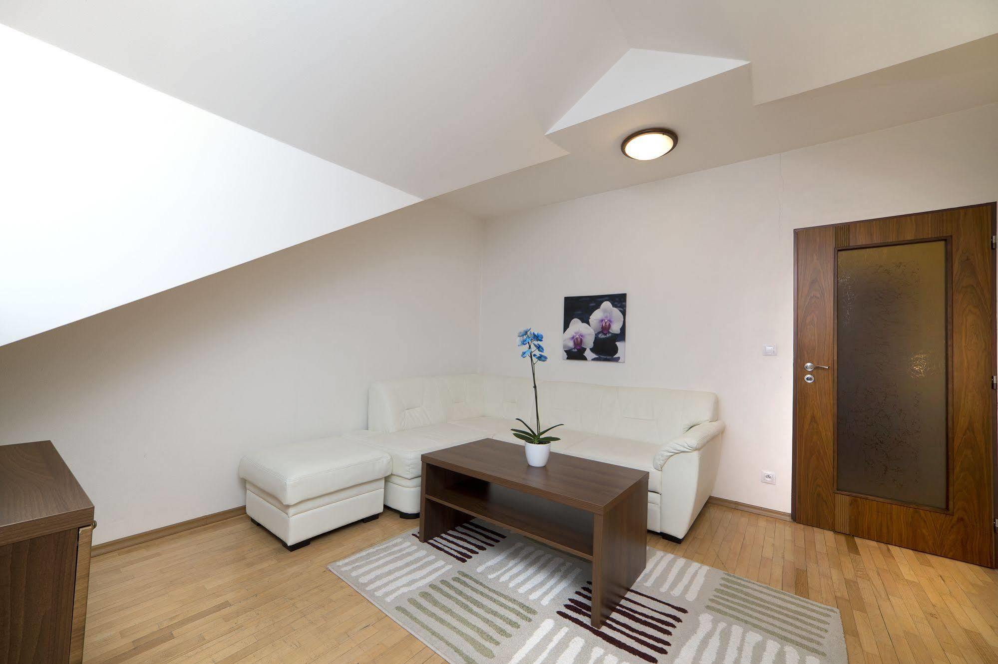 Hotel Art Pisek  Bagian luar foto
