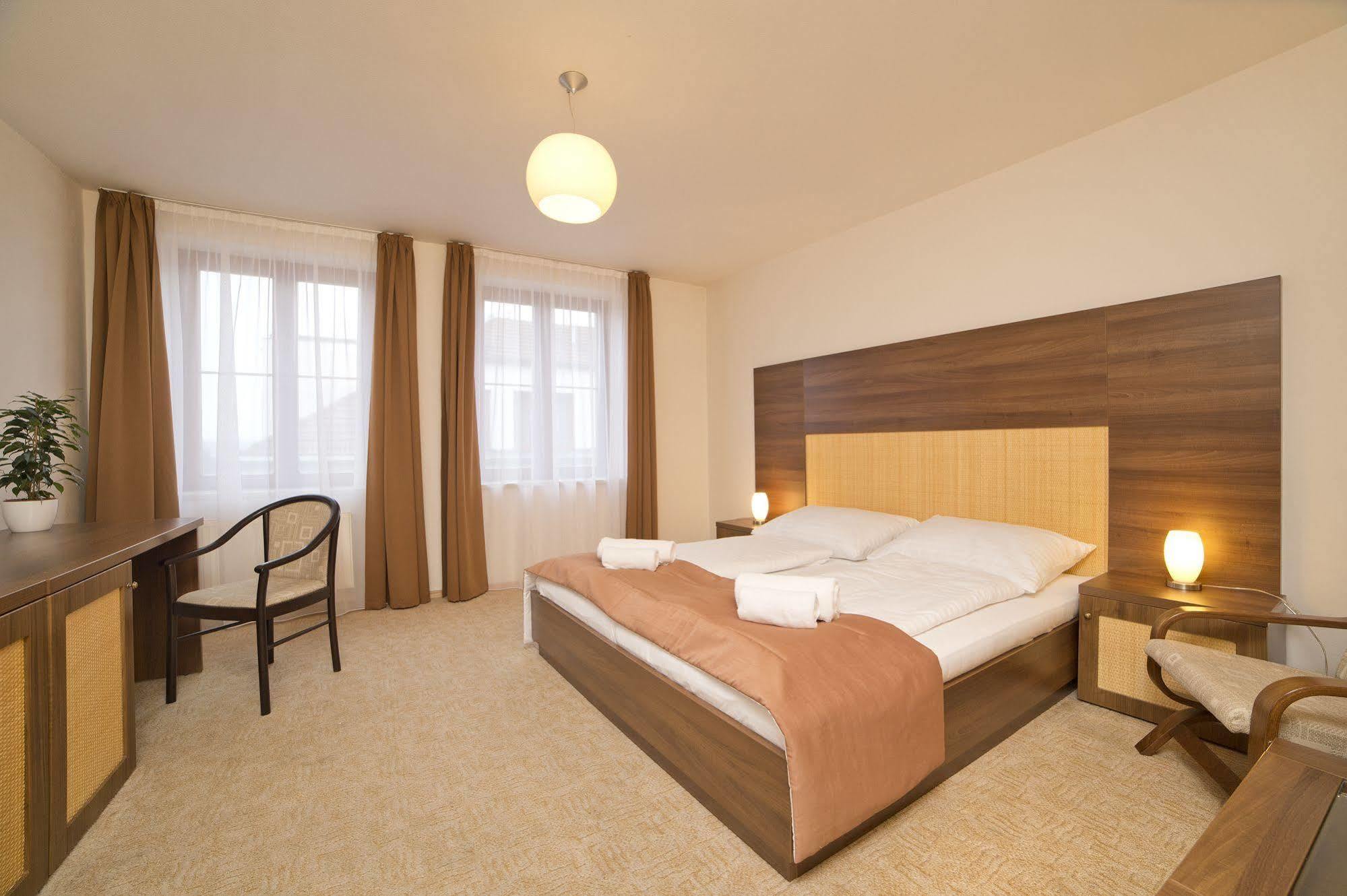Hotel Art Pisek  Bagian luar foto