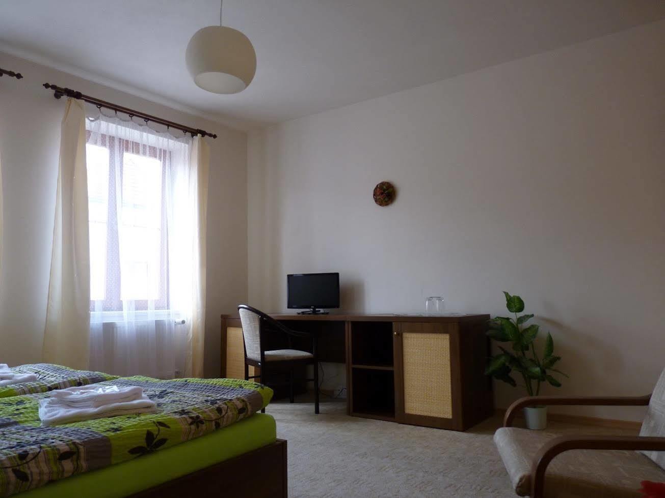 Hotel Art Pisek  Bagian luar foto